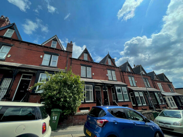 6 Bedroom Terraced House To Rent In Manor Drive, Leeds, West Yorkshire, LS6