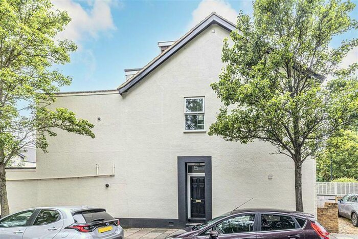 Studio To Rent In Kingston Road, Teddington, TW11