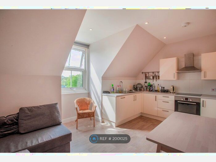 2 Bedroom Flat To Rent In Woodbridge Road, Guildford, GU1