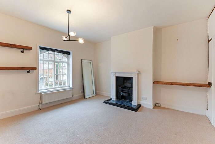 4 Bedroom Detached House For Sale In London Road, Marlborough, SN8