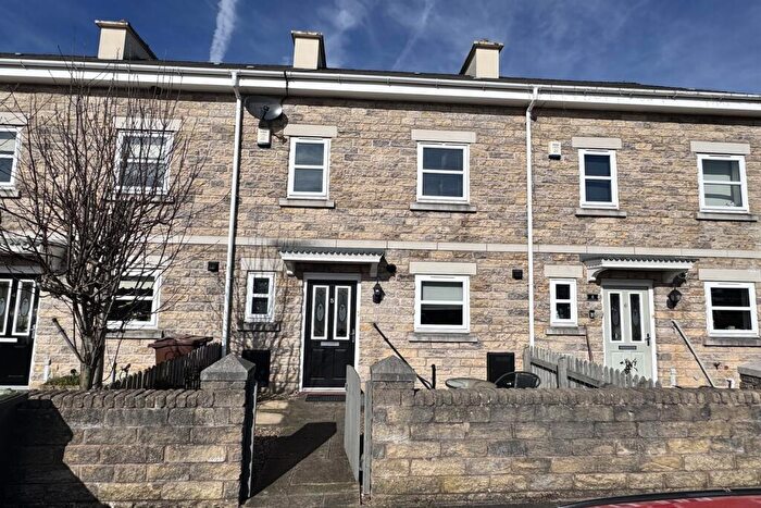 4 Bedroom Terraced House For Sale In Station Road, High Peak, SK23