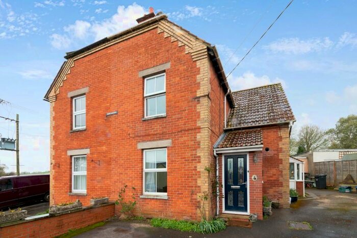 3 Bedroom Semi-Detached House For Sale In Park Avenue, Castle Cary, Somerset, BA7