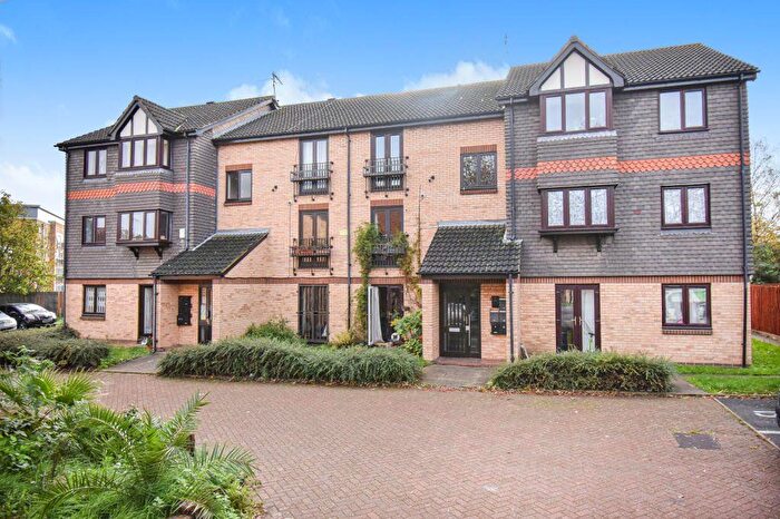 1 Bedroom Flat For Sale In Silver Close, London, SE14