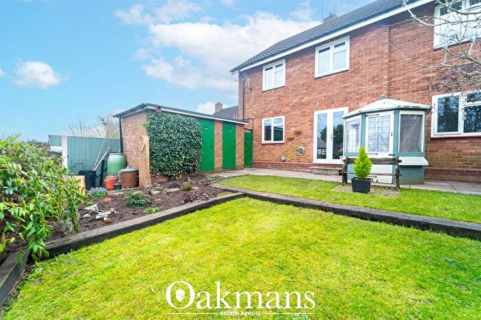 3 Bedroom Maisonette For Sale In Rennie Grove, Quinton, Birmingham, West Midlands, B32