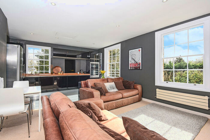 2 Bedroom Flat To Rent In Church House, Church Road, Windsor, SL4