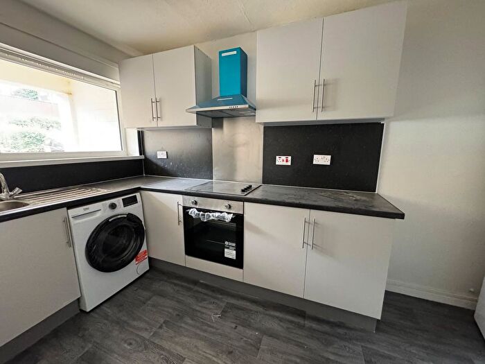 3 Bedroom Flat To Rent In St. Cecilia Close, Kidderminster, DY10
