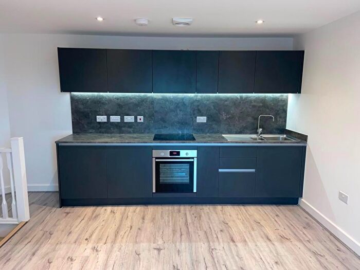 2 Bedroom Town House To Rent In Dallington Street, Nottingham, Nottinghamshire, NG8