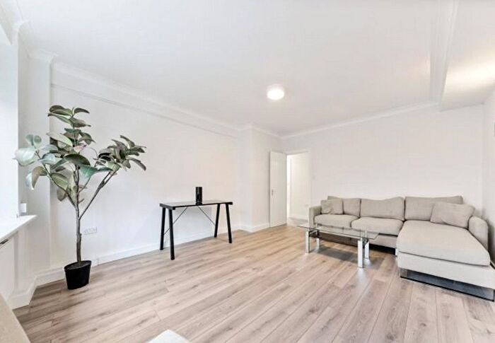 1 Bedroom Flat To Rent In Warren Court, Euston Road, London, NW1