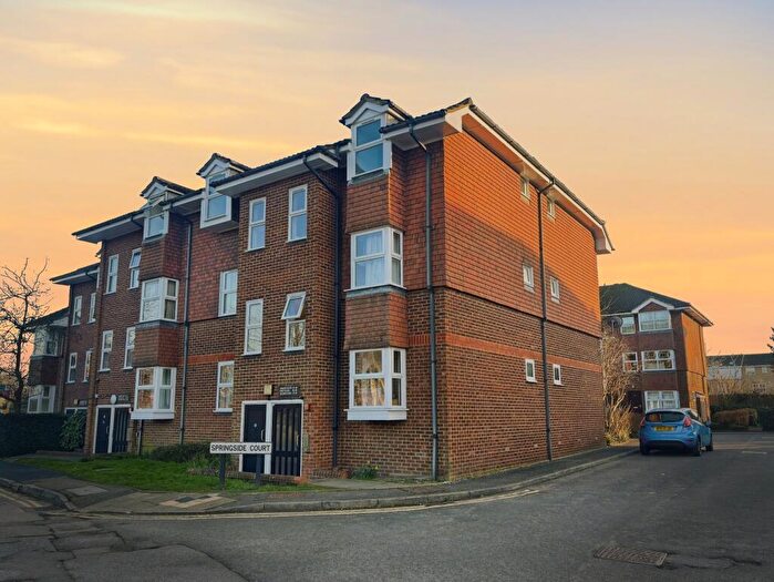 1 Bedroom Flat To Rent In Springside Court, Guildford, GU1