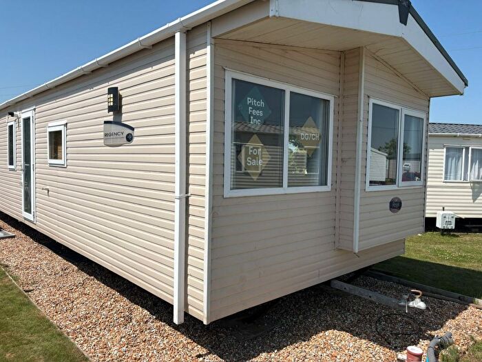 2 Bedroom Mobile/park Home For Sale In Burmarsh, Romney Marsh, TN29