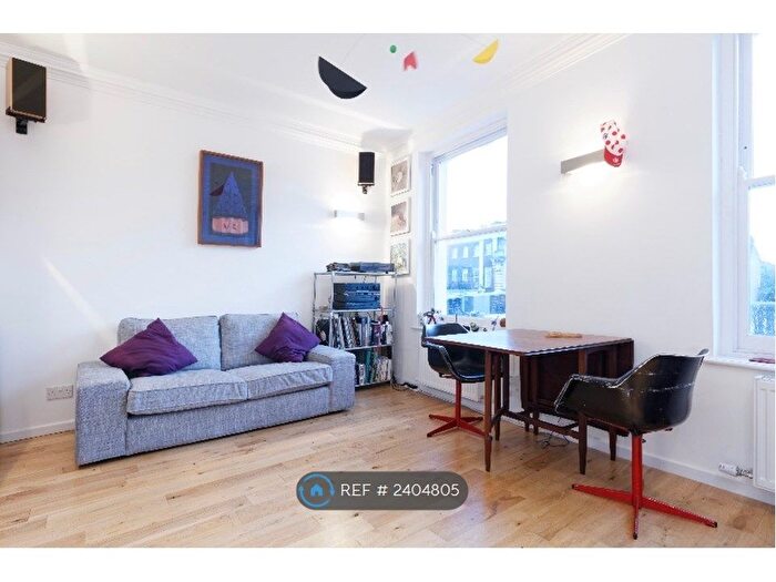 2 Bedroom Flat To Rent In New Cross Road, London, SE14