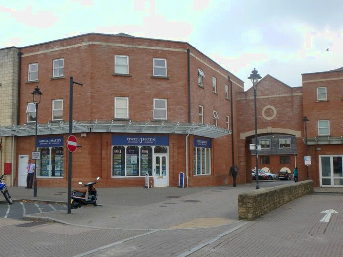 2 Bedroom Flat To Rent In Godwin Court, Old Town, Swindon, SN1