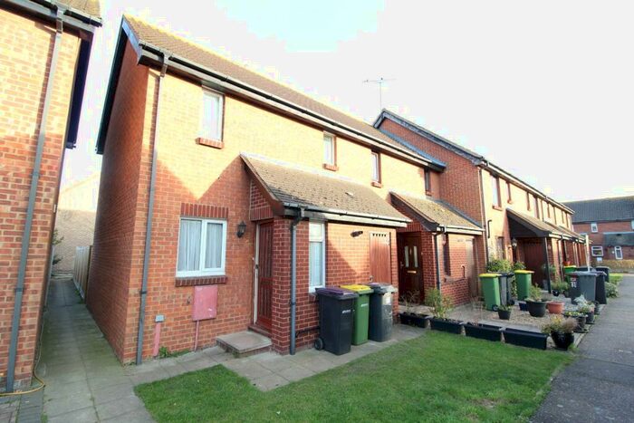 2 Bedroom End Of Terrace House To Rent In Norwich Crescent, Rayleigh, SS6