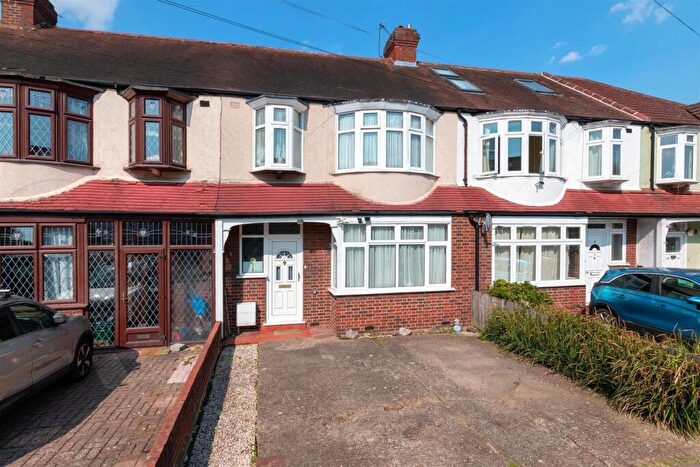 3 Bedroom House For Sale In Cherrywood Lane, Morden, SM4