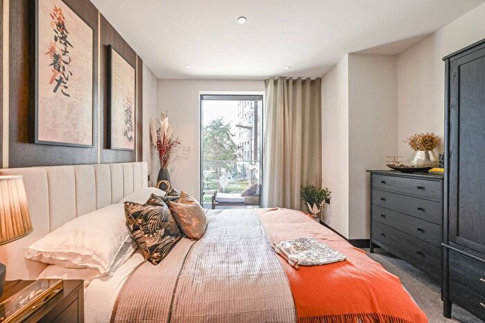 2 Bedroom Flat For Sale In London Dock, Wapping, E1W