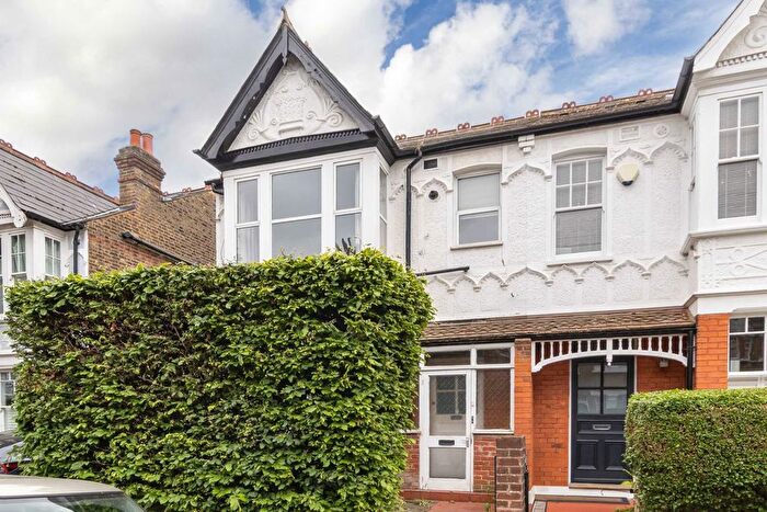 1 Bedroom Flat To Rent In Windermere Road, Northfields, W5