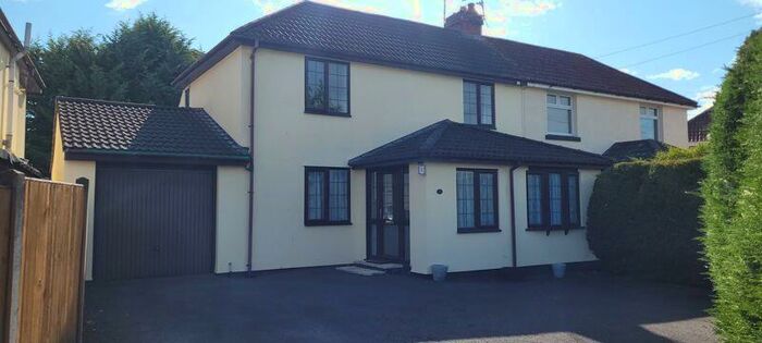 4 Bedroom Semi-Detached House To Rent In Hilltop Road, Bristol, BS16