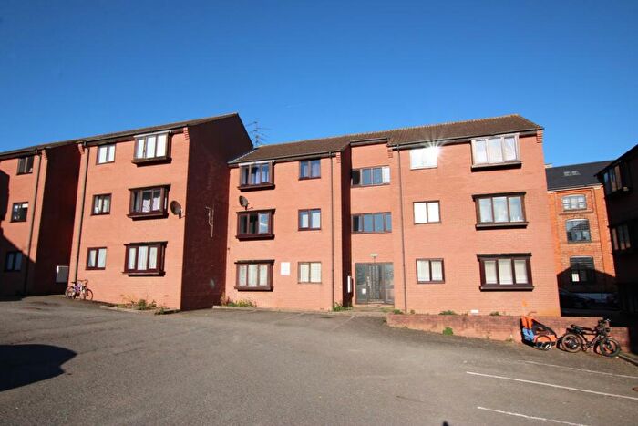 2 Bedroom Flat For Sale In Manor Court, Strode Road, Wellingborough, NN8