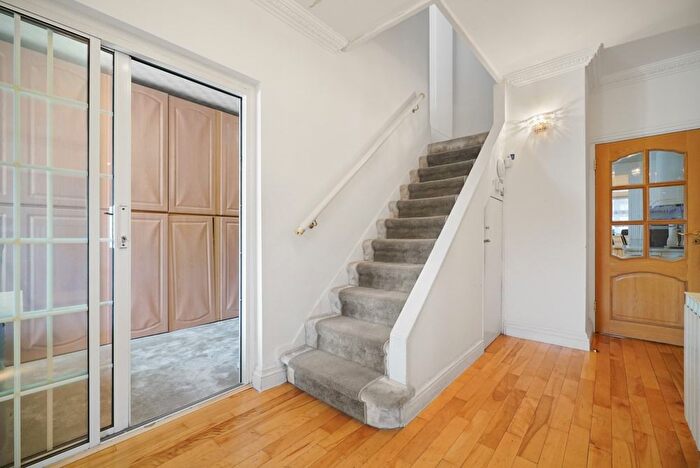 5 Bedroom Terraced House To Rent In Eastern Avenue, Ilford, IG2