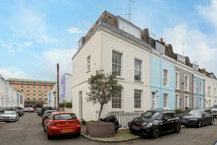 3 Bedroom End Of Terrace House To Rent In Billing Road, London, SW10