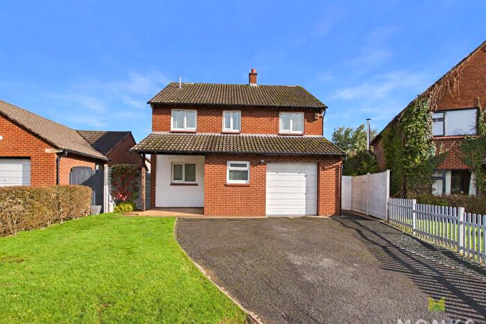 4 Bedroom Detached House For Sale In Berllan Close, Weston Rhyn, Oswestry, SY10