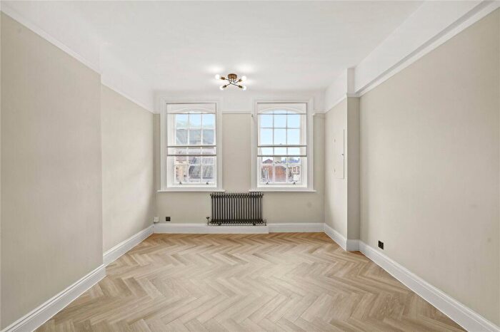 3 Bedroom Apartment To Rent In Richmond Hill, Bournemouth, Dorset, BH2