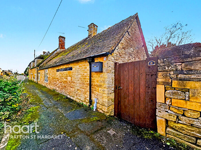 1 Bedroom Bungalow For Sale In The Street, Latton, SN6