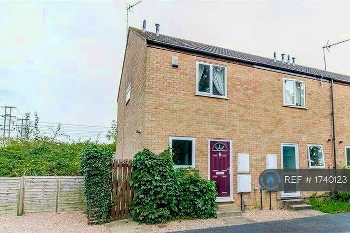 2 Bedroom End Of Terrace House To Rent In Moss Bank, Cambridge, CB4