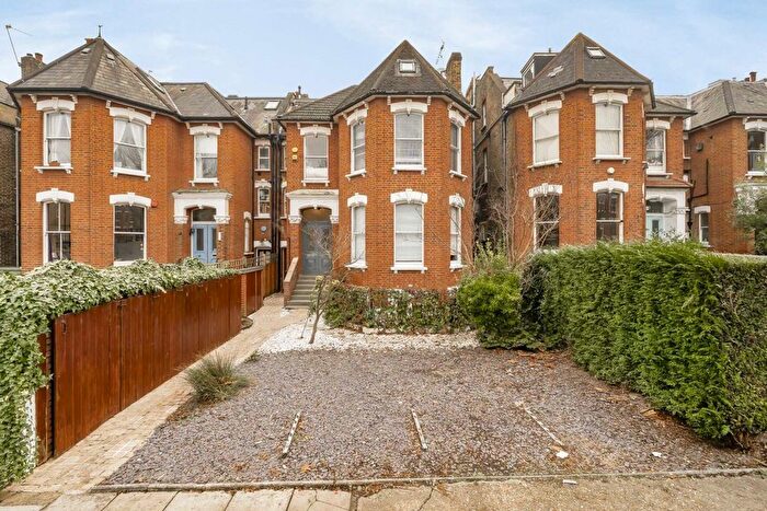 1 Bedroom Flat For Sale In Christchurch Avenue, Mapesbury, London, NW6