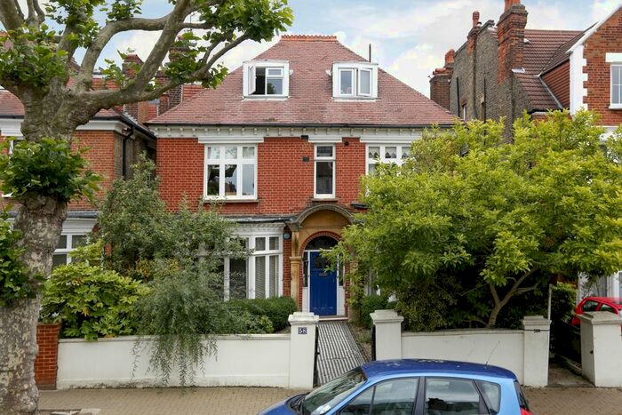 2 Bedroom Flat To Rent In Hazlewell Road, London, SW15