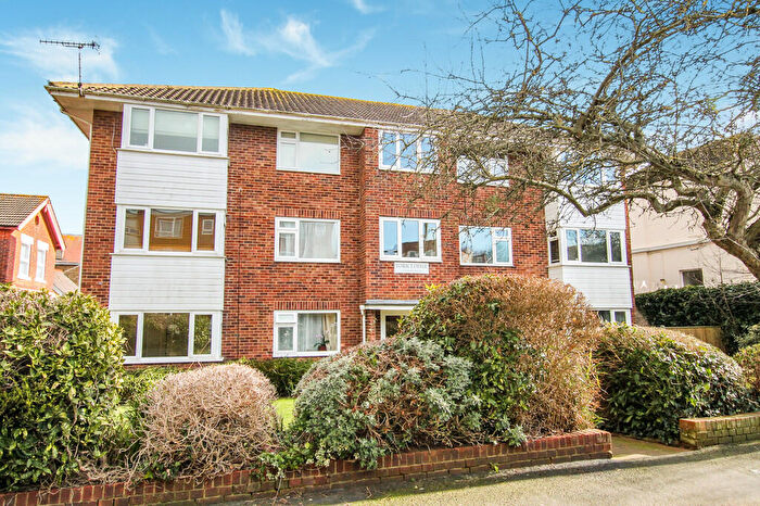 2 Bedroom Flat To Rent In Victoria Road, Worthing, BN11