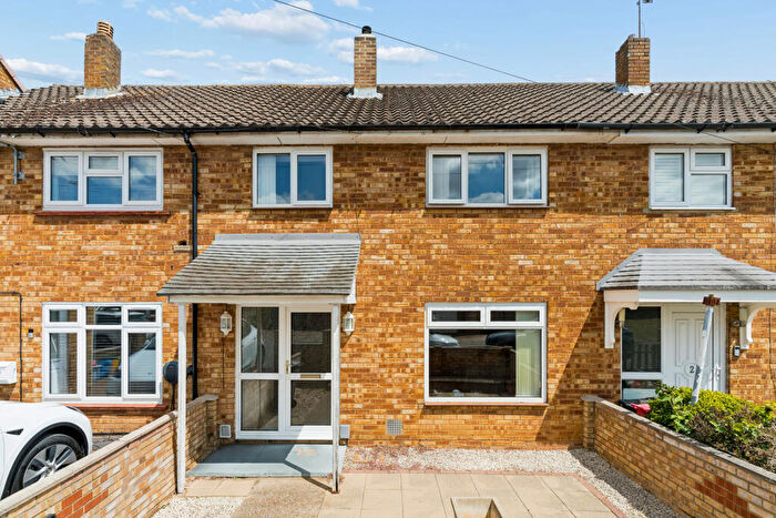 3 Bedroom Terraced House For Sale In Kymswell Road, Stevenage, Hertfordshire, SG2