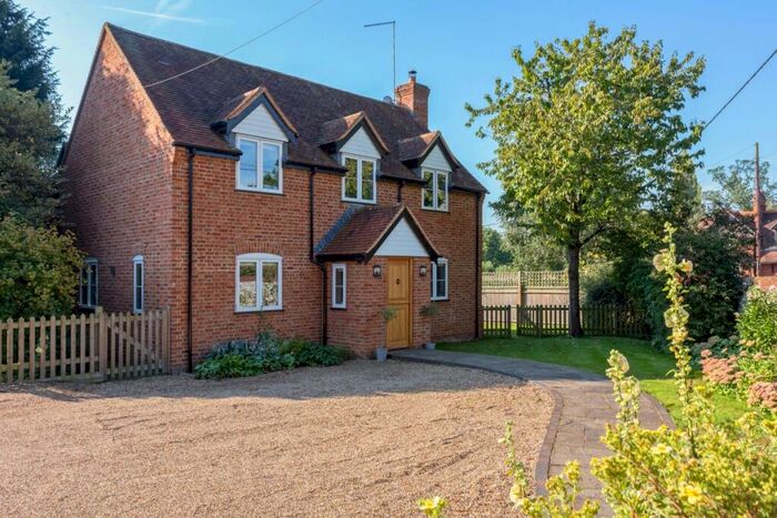 4 Bedroom Cottage To Rent In School Lane, Little Marlow Village, SL7
