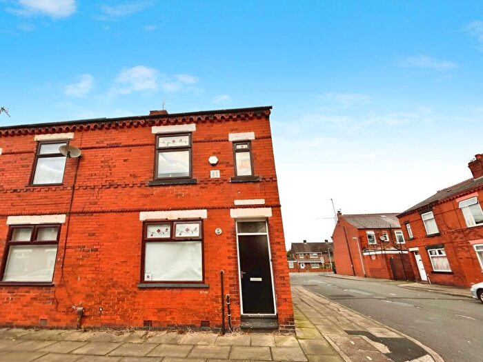 4 Bedroom End Of Terrace House To Rent In Martin Street, Salford, Greater Manchester, M5