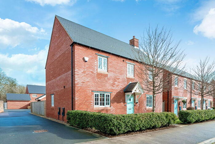 4 Bedroom Detached House For Sale In Parsons Piece, Banbury, OX16