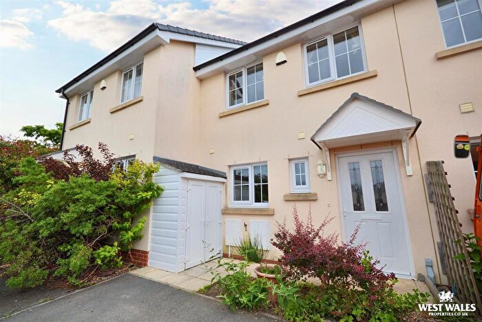 3 Bedroom Terraced House For Sale In Dol Y Dintir, Cardigan, SA43