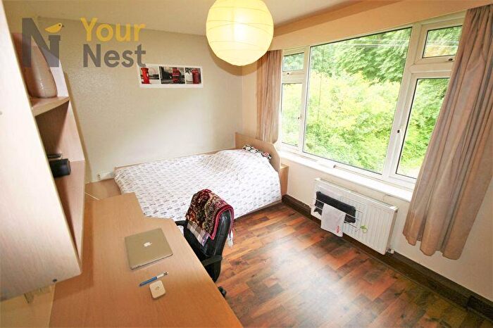 4 Bedroom Flat To Rent In Grovewood, Headingley, LS6