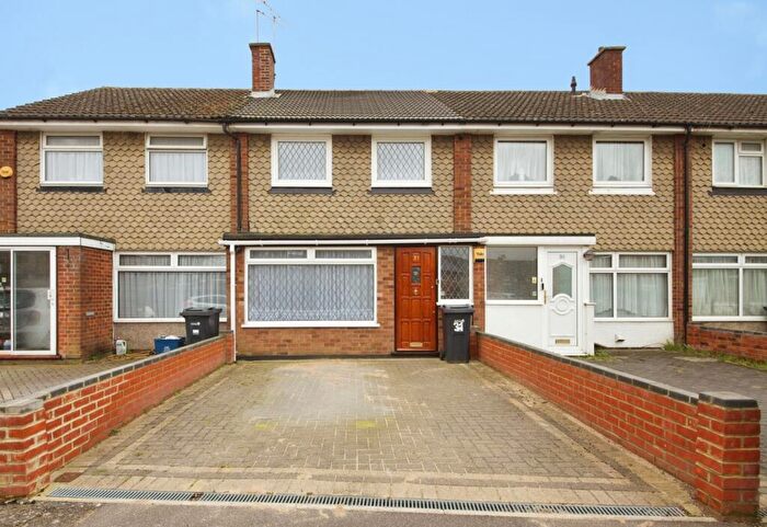 3 Bedroom Terraced House For Sale In Shepherds Close, Romford, RM6