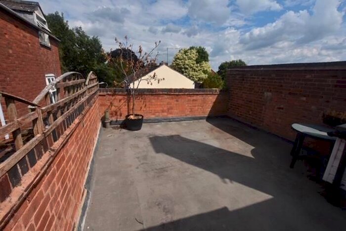 2 Bedroom Flat To Rent In Church Terrace, Worcester, WR2