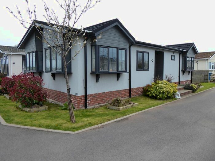 2 Bedroom Mobile/park Home For Sale In Tollerton Park, Tollerton Lane, Nottingham, Nottinghamshire, NG12