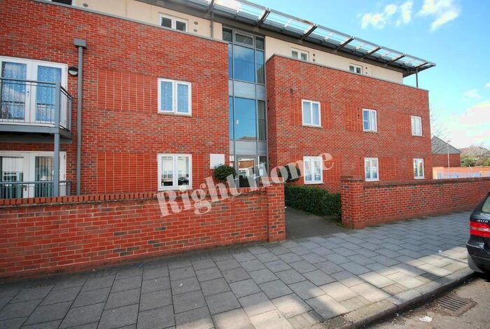 2 Bedroom Flat To Rent In King George Crescent, Wembley, Middlesex, HA0