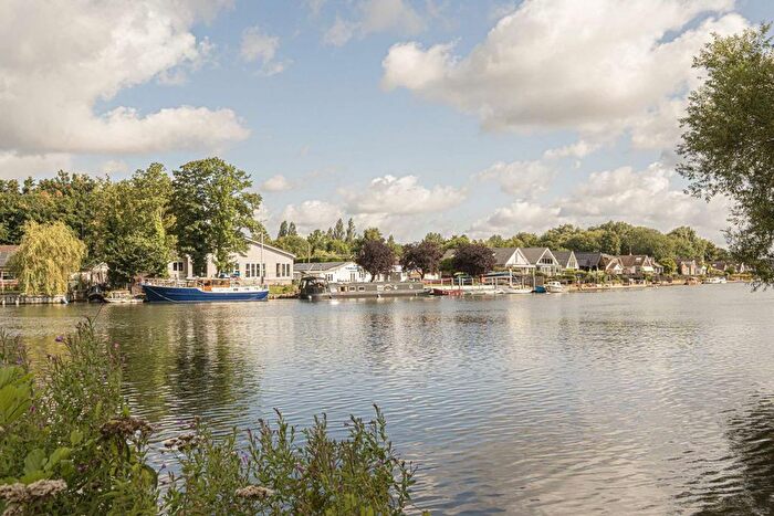 1 Bedroom Flat To Rent In Penny Lane, Shepperton, TW17