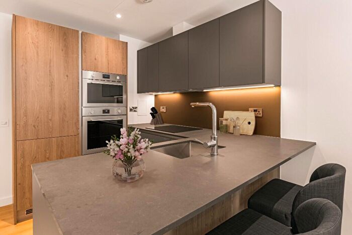 1 Bedroom Apartment To Rent In Nine Elms Lane, London, SW11