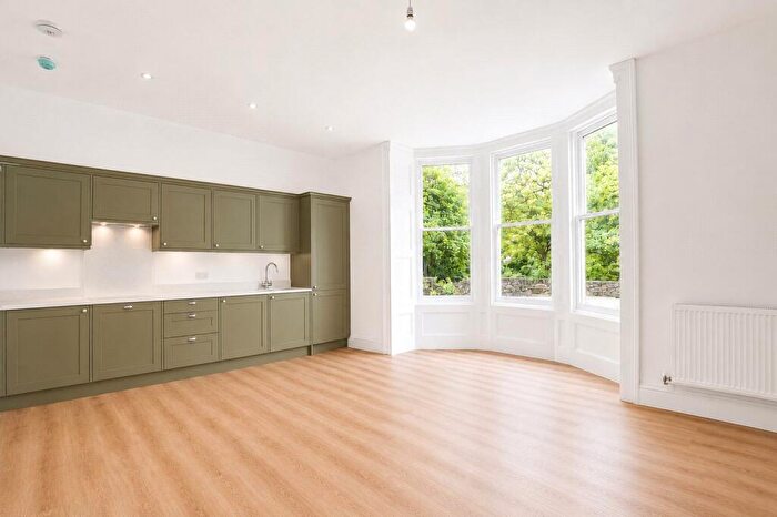 2 Bedroom Apartment For Sale In Chertsey Road, Bristol, BS6