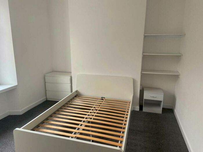 5 Bedroom House To Rent In Lewis Street, St Thomas, Swansea, SA1