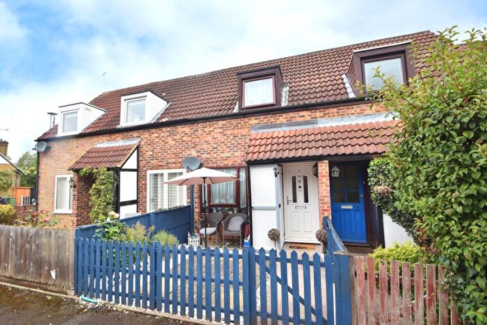 1 Bedroom Terraced House For Sale In Tudor Walk, Weybridge, KT13