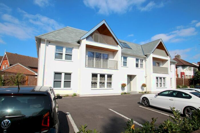 2 Bedroom Flat To Rent In Farnborough Common, Orpington BR6