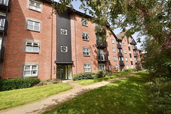 2 Bedroom Apartment For Sale In The Wharf, Linslade, LU7