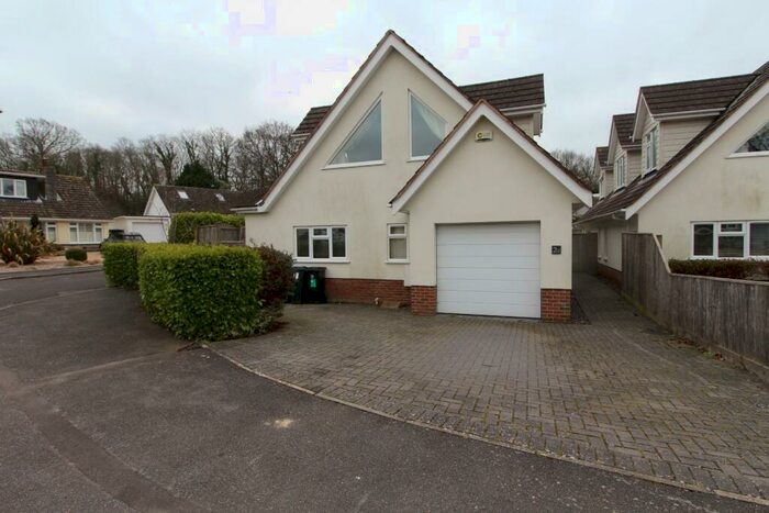 4 Bedroom Detached House To Rent In Kilmington Way, Highcliffe, Christchurch, BH23