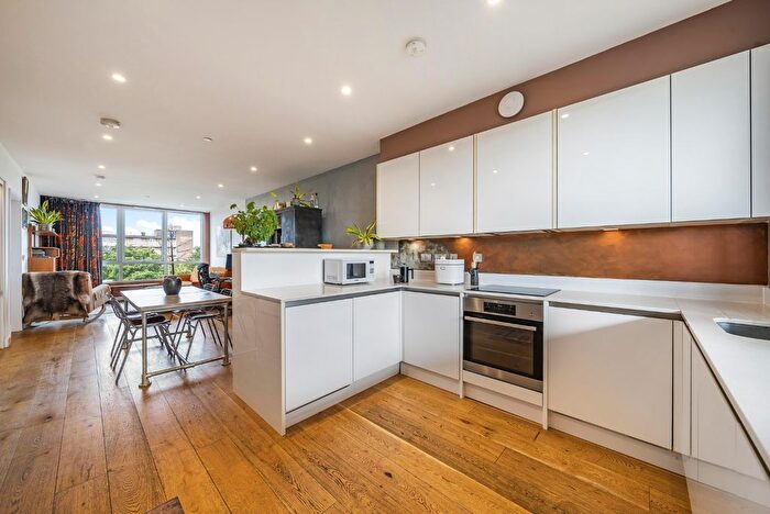 2 Bedroom Flat To Rent In Arklow Road, New Cross, London, SE14